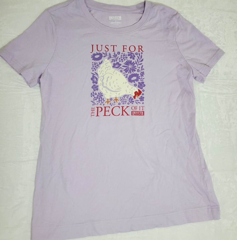 💥 DULUTH TRADING CO. Graphic Tee with Chicken Design - Picture 2 of 8
